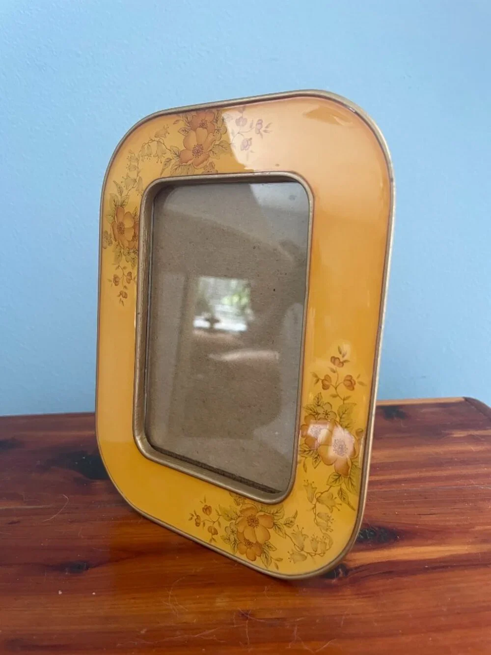 Vintage Bucklers Fifth Avenue Enamel Picture Frame Floral Background 6.5
